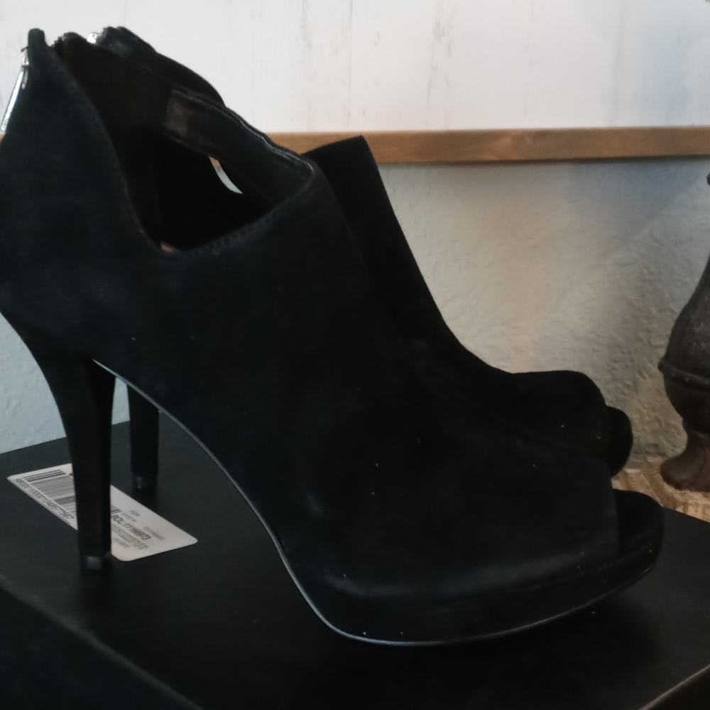DKNY heels